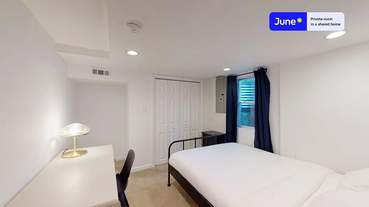 Twin bedroom in 5 bed/2 bath home in Logan Circle #416 BE — Photo 3