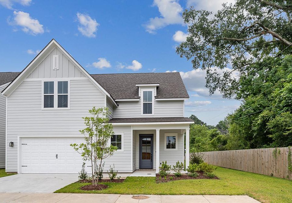 1st image of 204 Sweetbay Ct