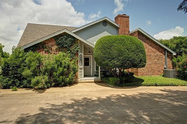1st image of 3026 Waterfront Cir