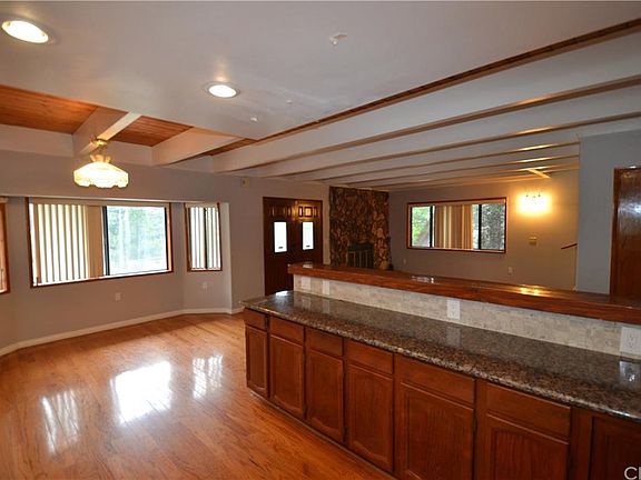 5th image of 713 Berne Dr