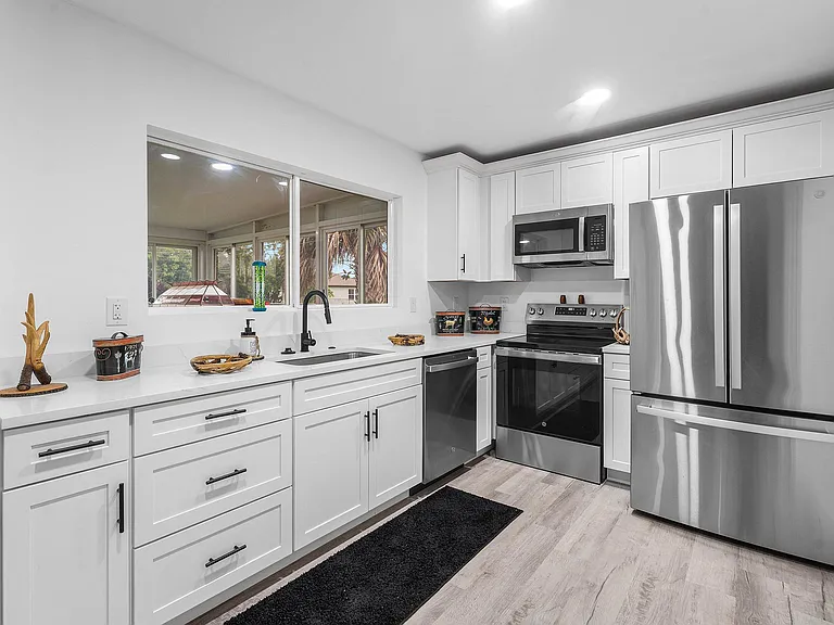 2937 SE Ironton Ave — Photo 10