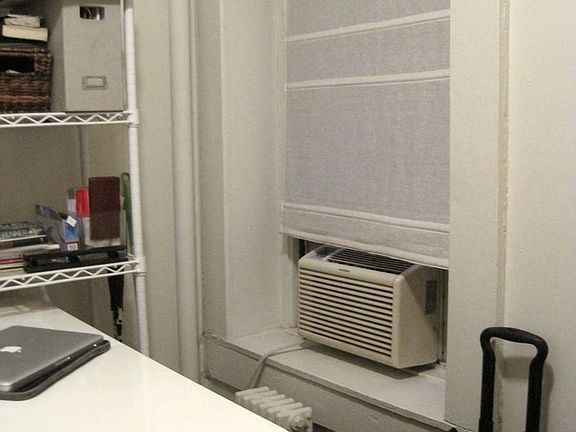 4th image of 110 Thompson St APT 1E
