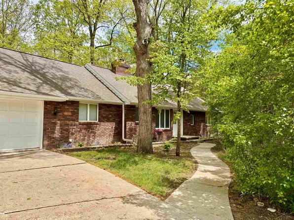 4830 N Arboretum Dr, Saginaw, MI 48638