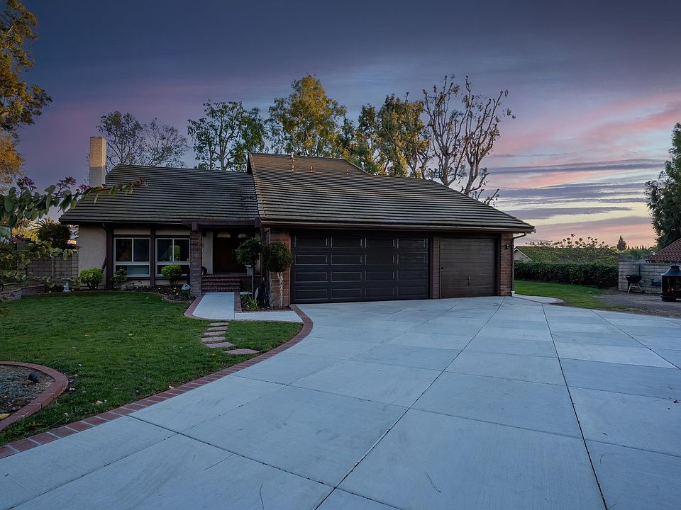 1st image of 15405 Grovehill Ln