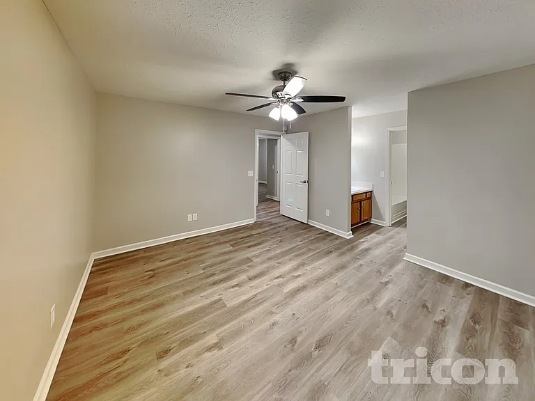 80 Vincent Ln — Photo 8
