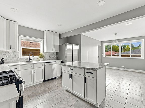 3rd image of 14219 Drexel Ave