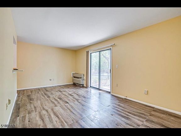 3rd image of 20 Delar Pkwy APT 205