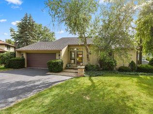 2937 Northcreek Dr, Woodridge, IL 60517