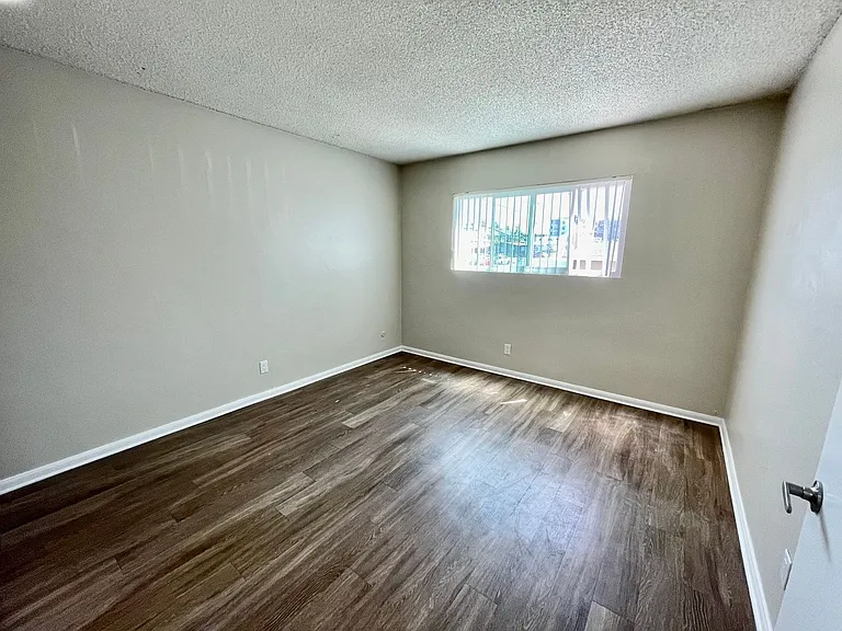 4485 Kansas St — Photo 11