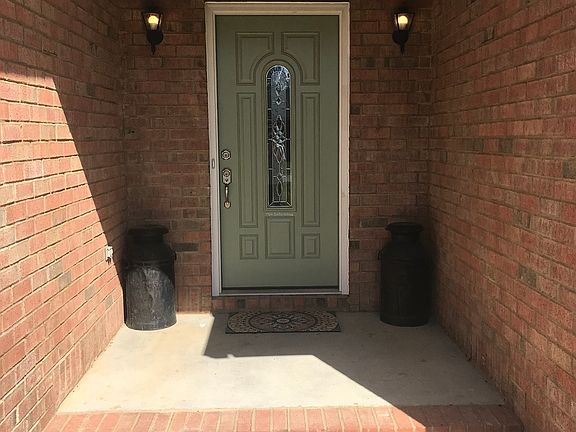 2nd image of 138 Laurel Way NE