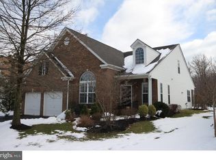 21 Lexington Dr, Pennington, NJ 08534
