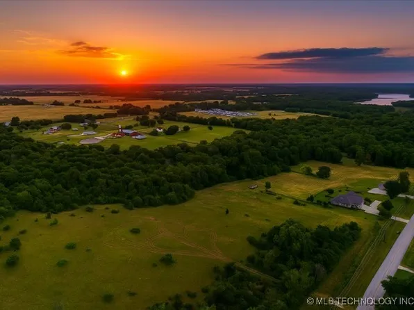 14 S 270th Rd, Wagoner, OK 74467