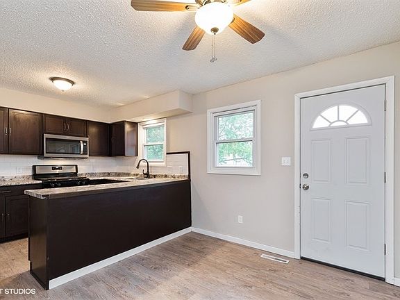 2nd image of 410 11th Ave NW