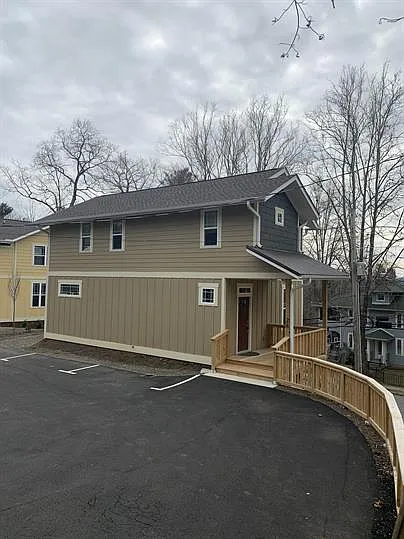 28 Forest Hill Dr