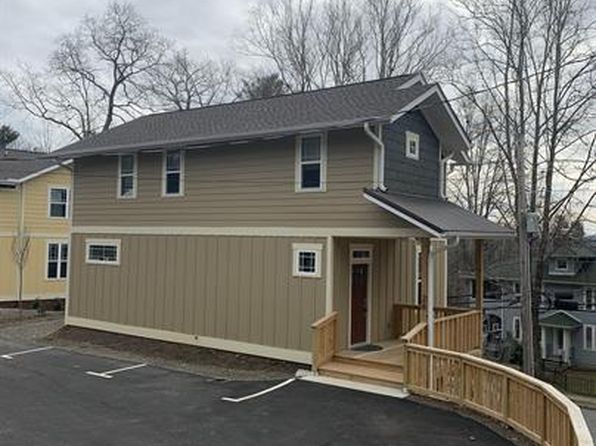 28 Forest Hill Dr