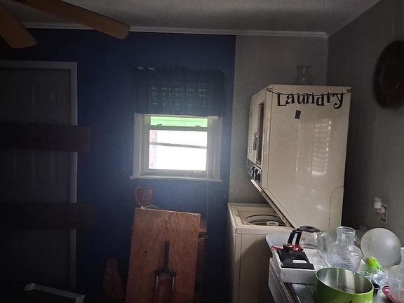 2nd image of 905 N Wesley St