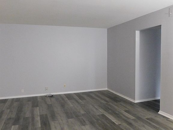 5th image of 5044 Kenwood Ct #A
