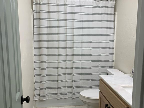 3rd image of 6160 Lanier Dr APT 7