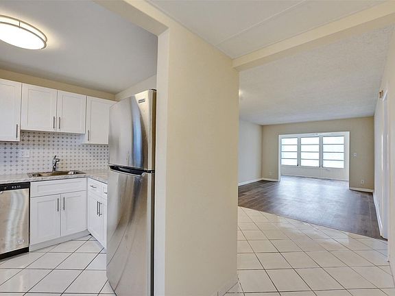 5th image of 7897 Golf Circle Drive #105