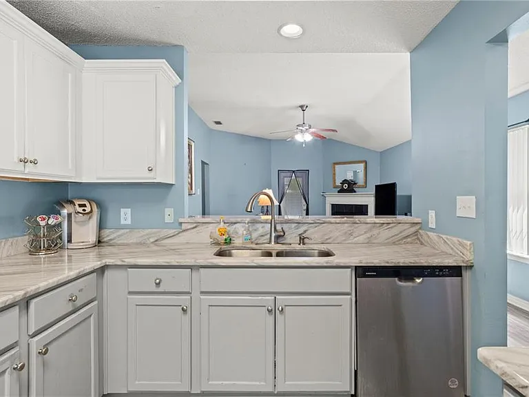 8650 Hamilton Bridges Dr S — Photo 11