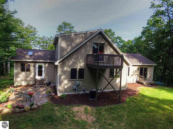 2nd image of 3041 S Blake Ln