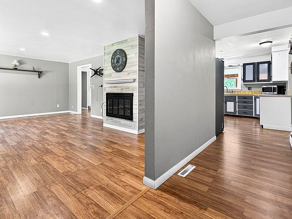 4th image of N133 Rogers Ln