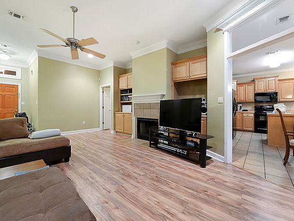 5th image of 13362 Carriage Cir