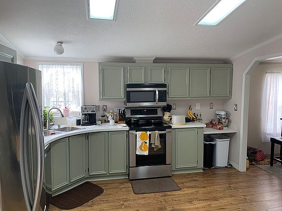4th image of 301 Hidden Springs Dr