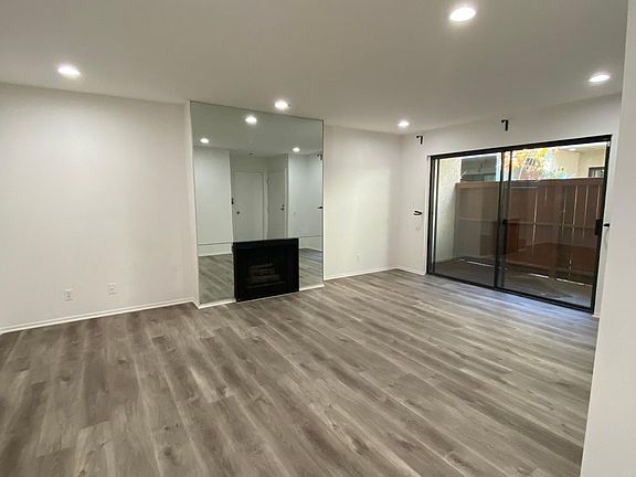 4th image of 4370 Troost Ave Unit 103