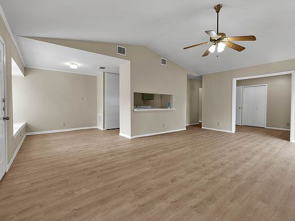 4th image of 1325 Bayou Dr
