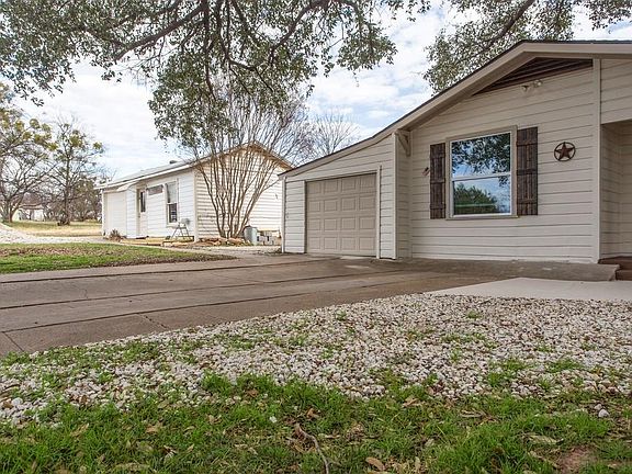 4th image of 808 Lipan Dr