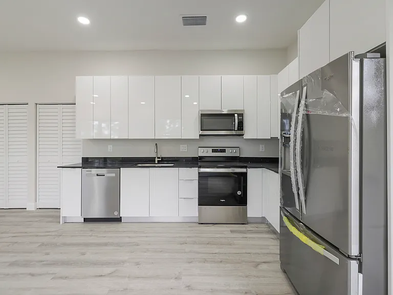 1213 County St E — Photo 18