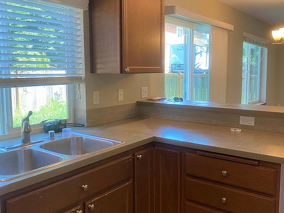 5th image of 2330 115th Ave SE #B