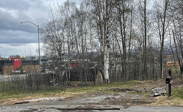 2nd image of 4450 View Cir
