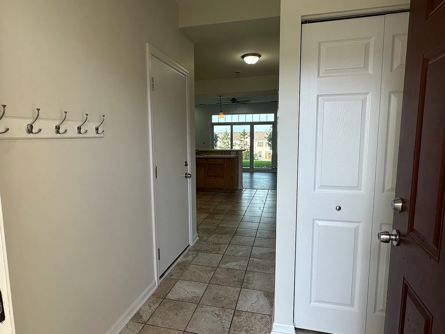 2 bed, 1.5 bath, 1296 sqft, $2,150 — Photo 2
