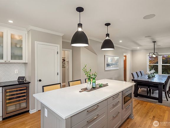 3rd image of 4720 NE 47th Street