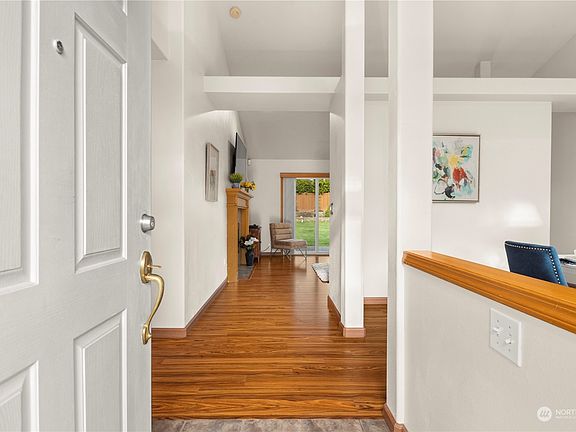 5th image of 15011 148th Avenue Ct E
