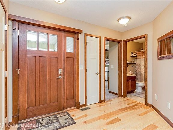 2nd image of 2250 SE Leeann Dr