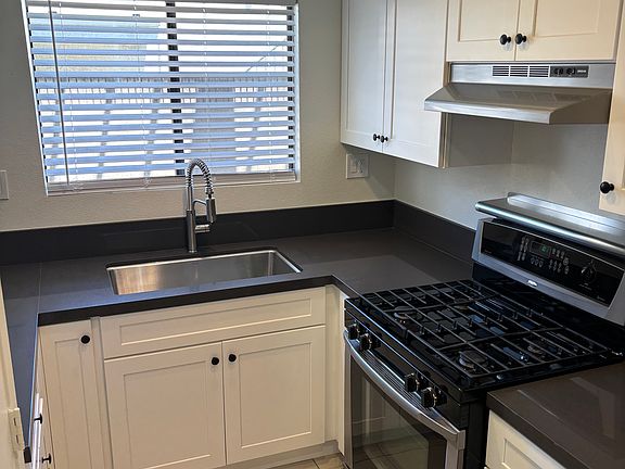 3rd image of 21901 Belshire Ave APT 9