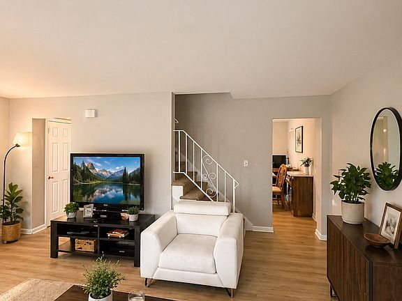 2nd image of 1664 Whitehall Ave