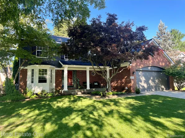 5613 Adderstone Dr, Clarkston, MI 48346