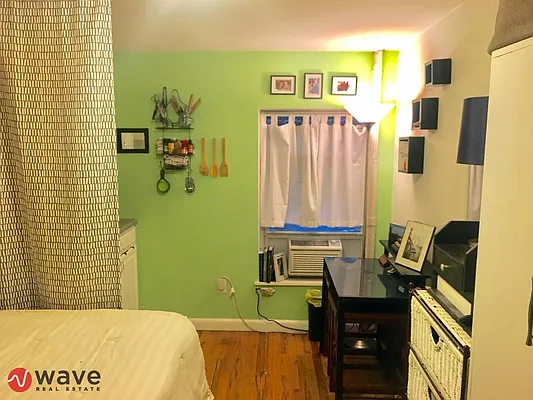 Rented by Wave Real Estate Group | media 4