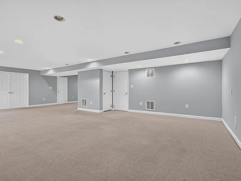 25670 S Village Dr — Photo 38
