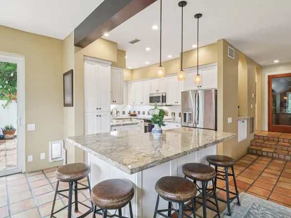 8358 Gilman Dr, La Jolla, CA 92037