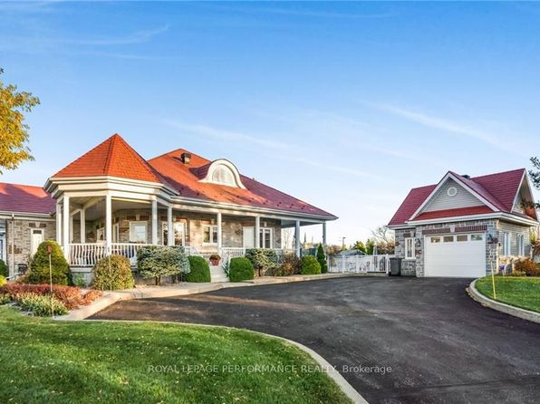 338 Belle Rive St, Hawkesbury, ON K6A 3S1