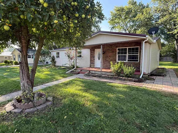 466 E Maple St, Berne, IN 46711