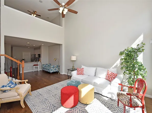 8814 Silent Willow Ln, Sugar Land, TX 77479