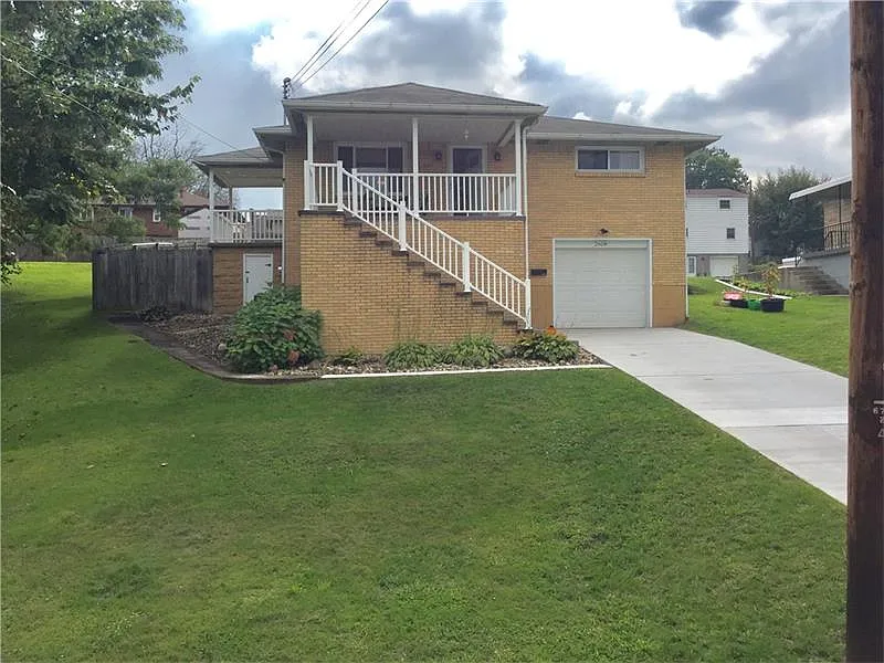 2608 B St photo 1
