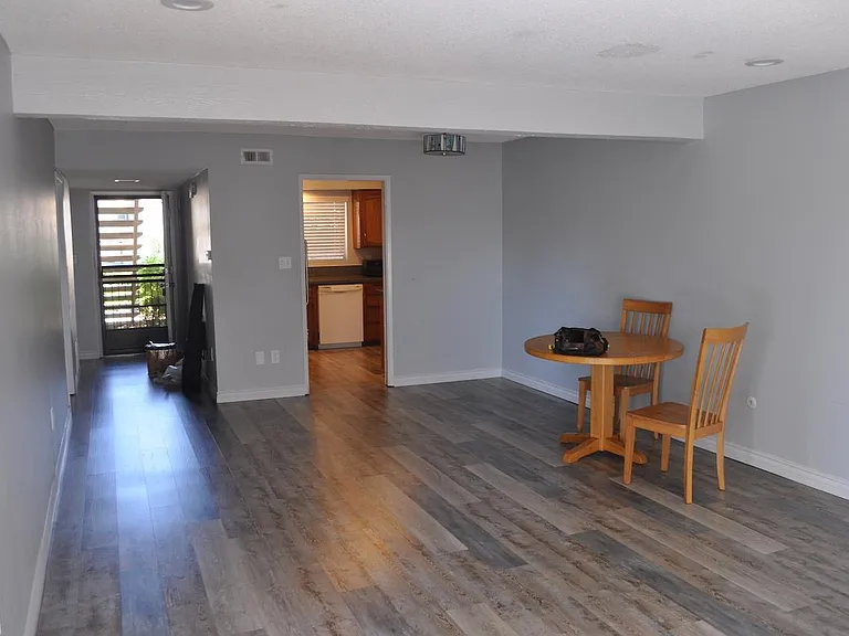 6808 Hyde Park Dr #F — Photo 10