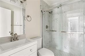 5th image of 409 Parkview Blvd Unit 409